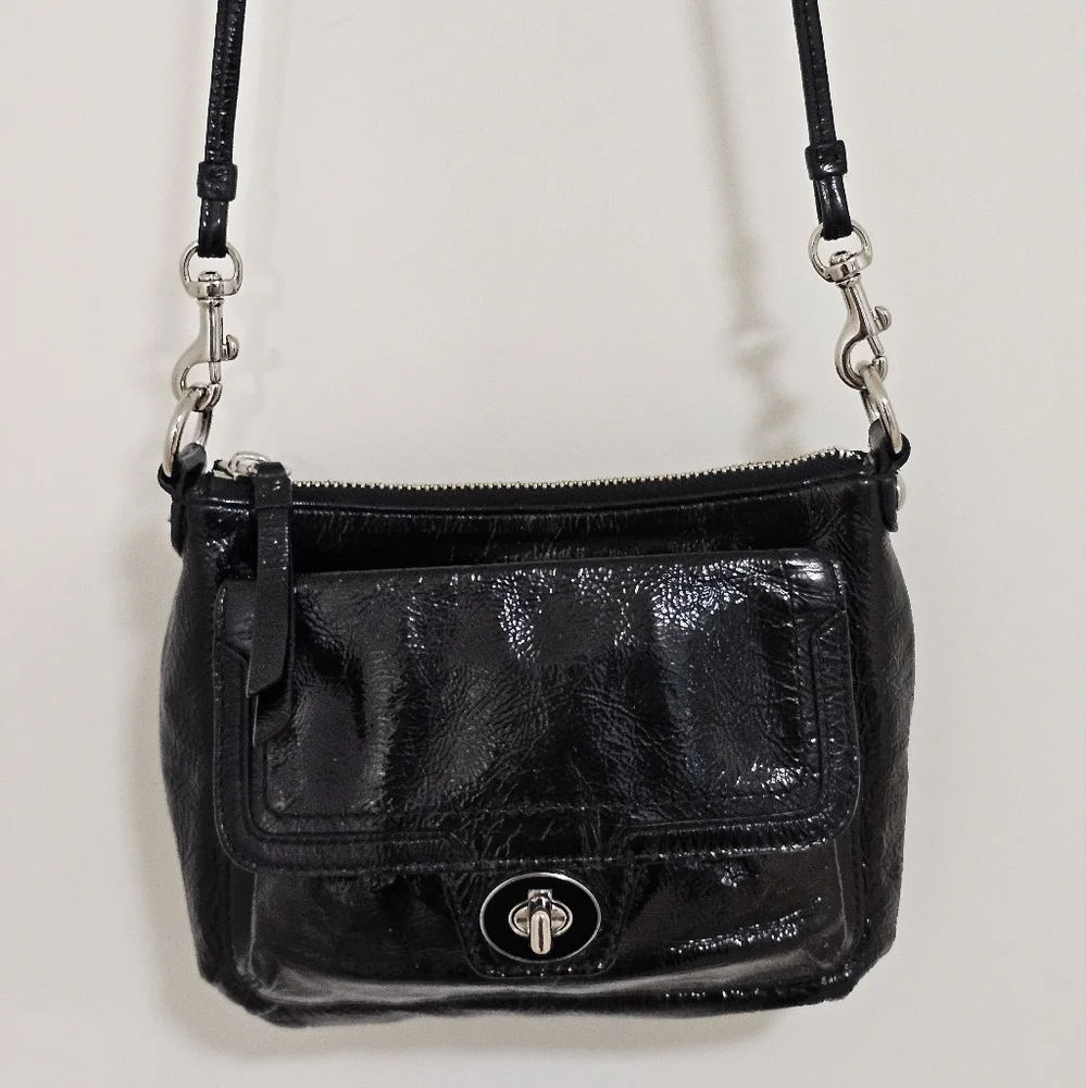 ❌️SOLD❌️EUC Coach Poppy Black Patent Leather Shoulder Bag - Picture 3 of 15